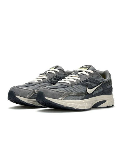Nike Initiator Grey Silver