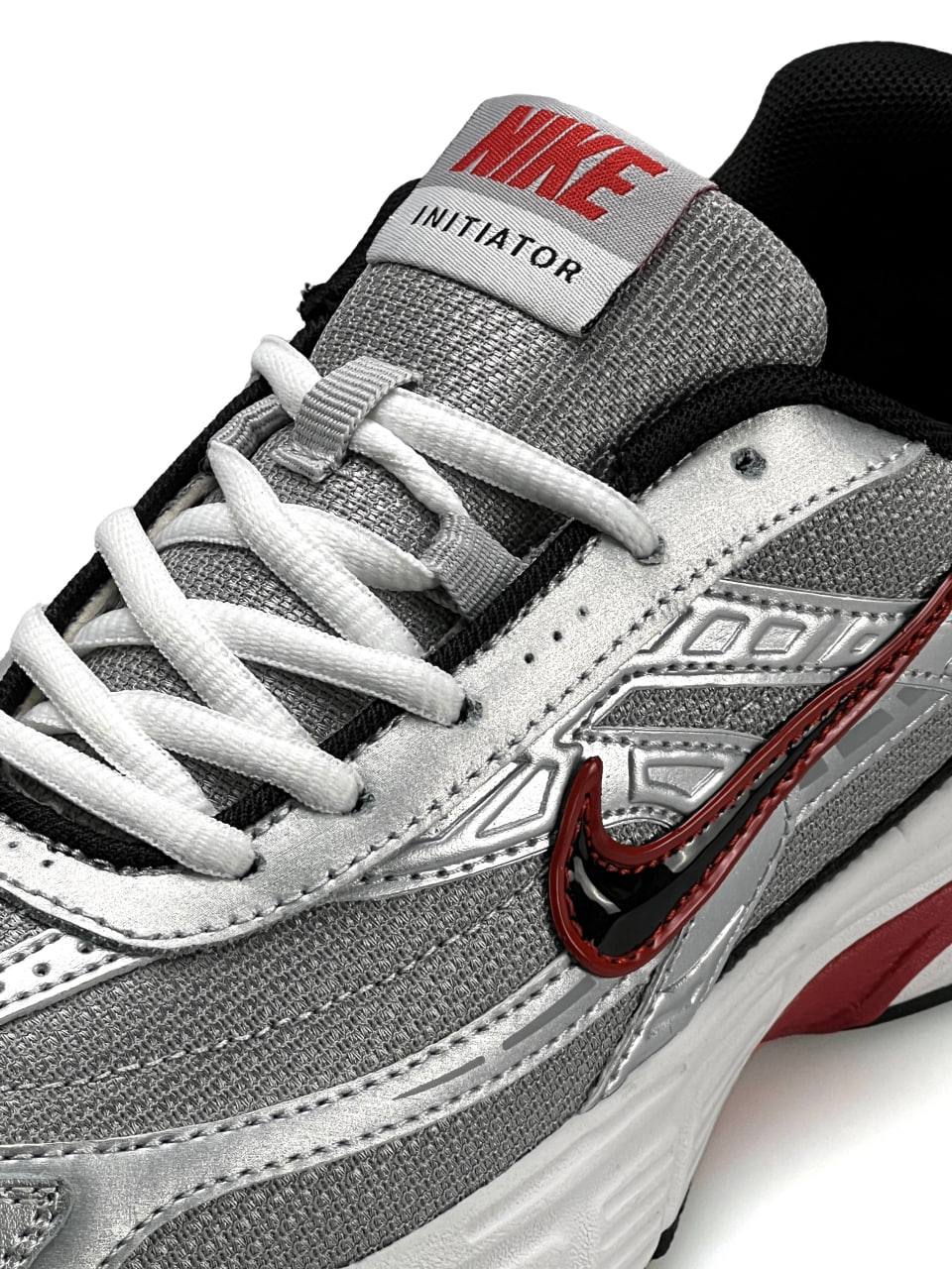 Nike Initiator Silver Red