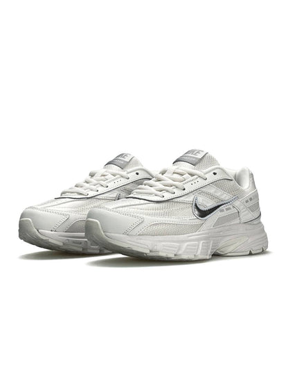 Nike Initiator All White