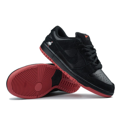 Nike SB Dunk Low Pigeon Black Red