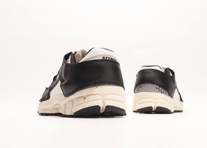 Nike Vomero 5 Timeless