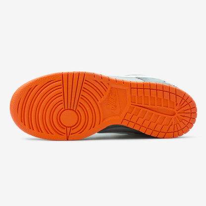 Nike SB Dunk Low Staple NYC Pigeon
