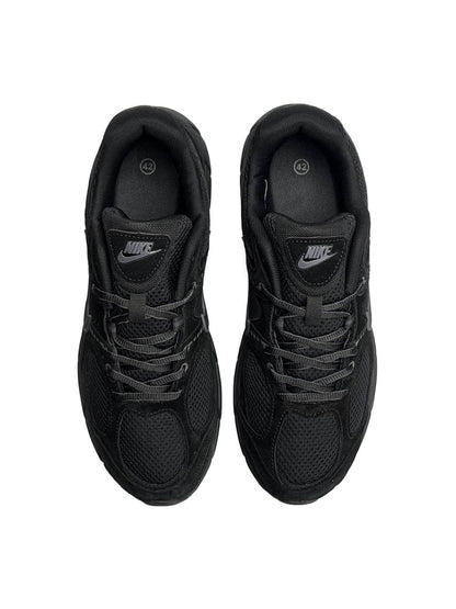 Nike V5 RNR All Black