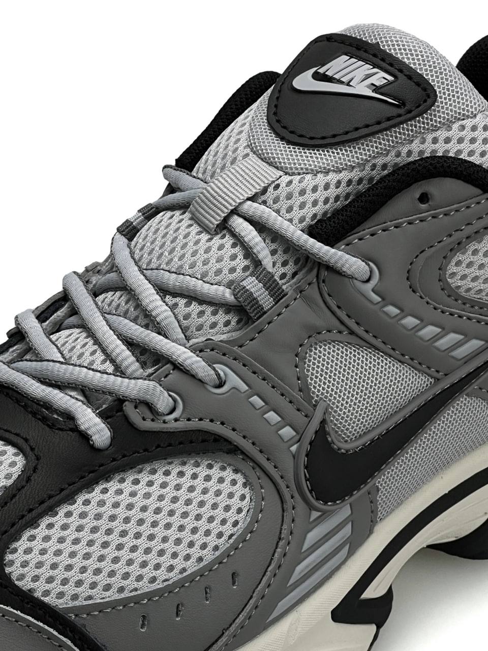 Nike V5 RNR Grey Beige