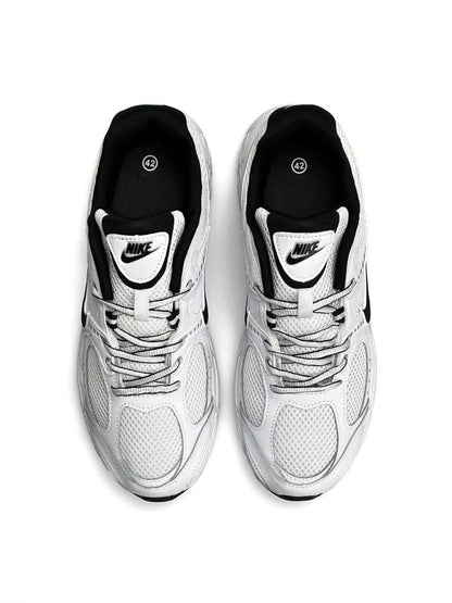 Nike V5 RNR White Black