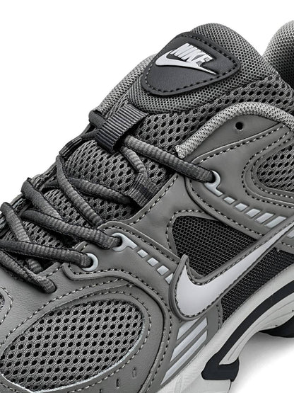 Nike V5 RNR Grey