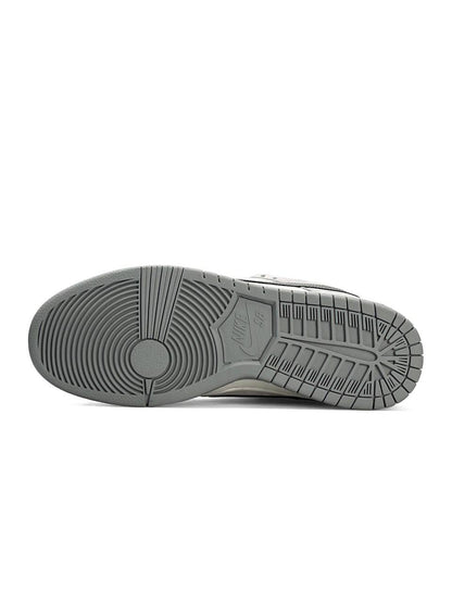 Nike SB  Dunk Low x The North Face Grey White