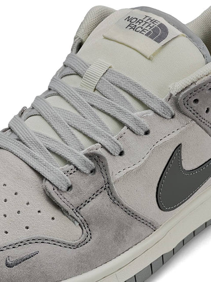 Nike SB  Dunk Low x The North Face Grey White