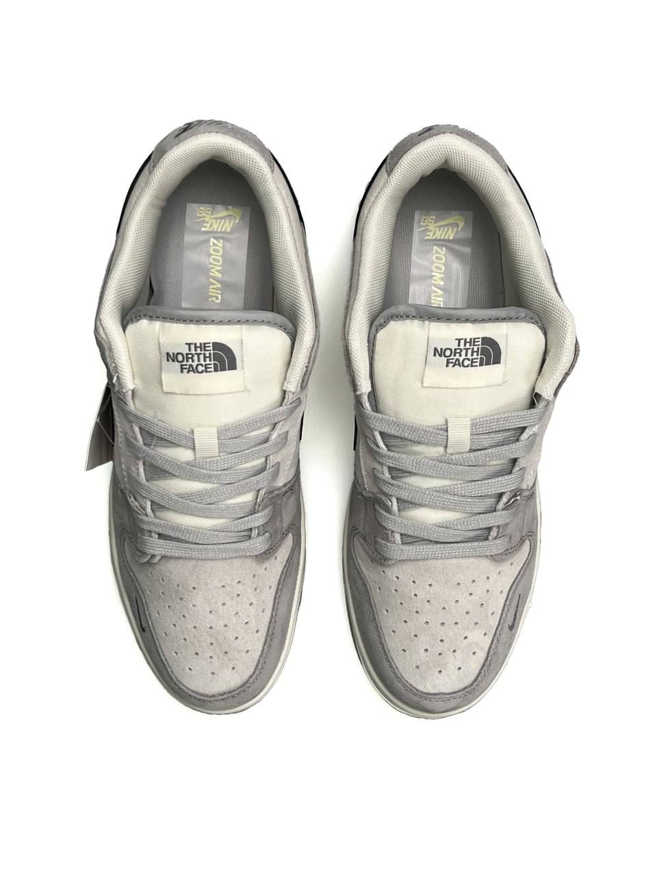Nike SB  Dunk Low x The North Face Grey White