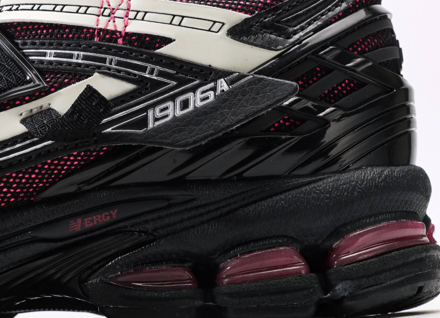 New Balance 1906A Dragon Berry 2025