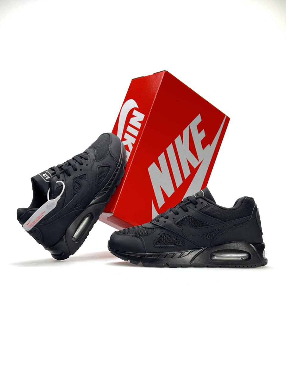 Nike Air Max IVO All Black