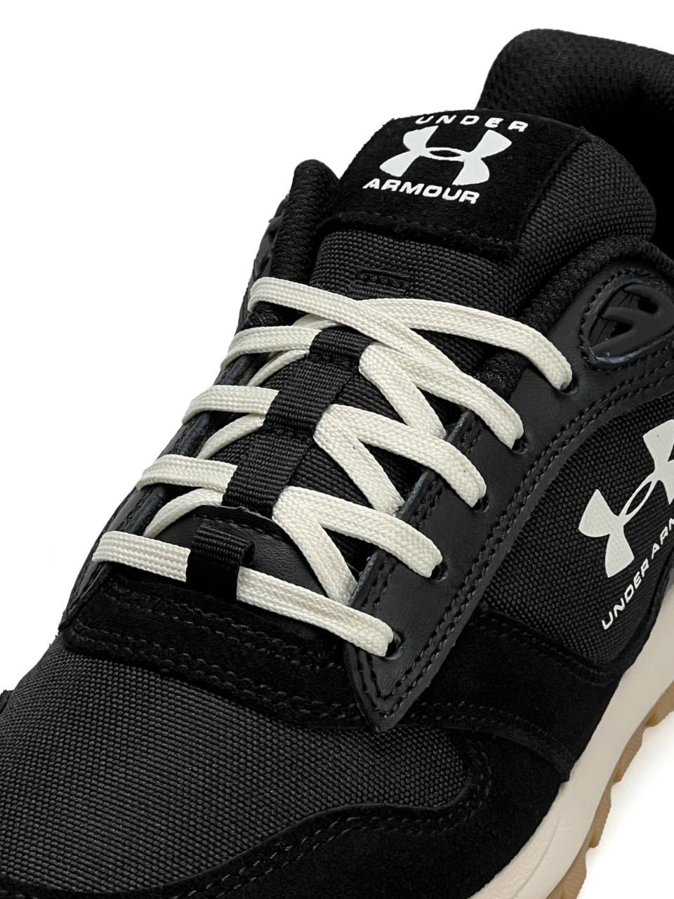 Under Armour Essential Runner Black White