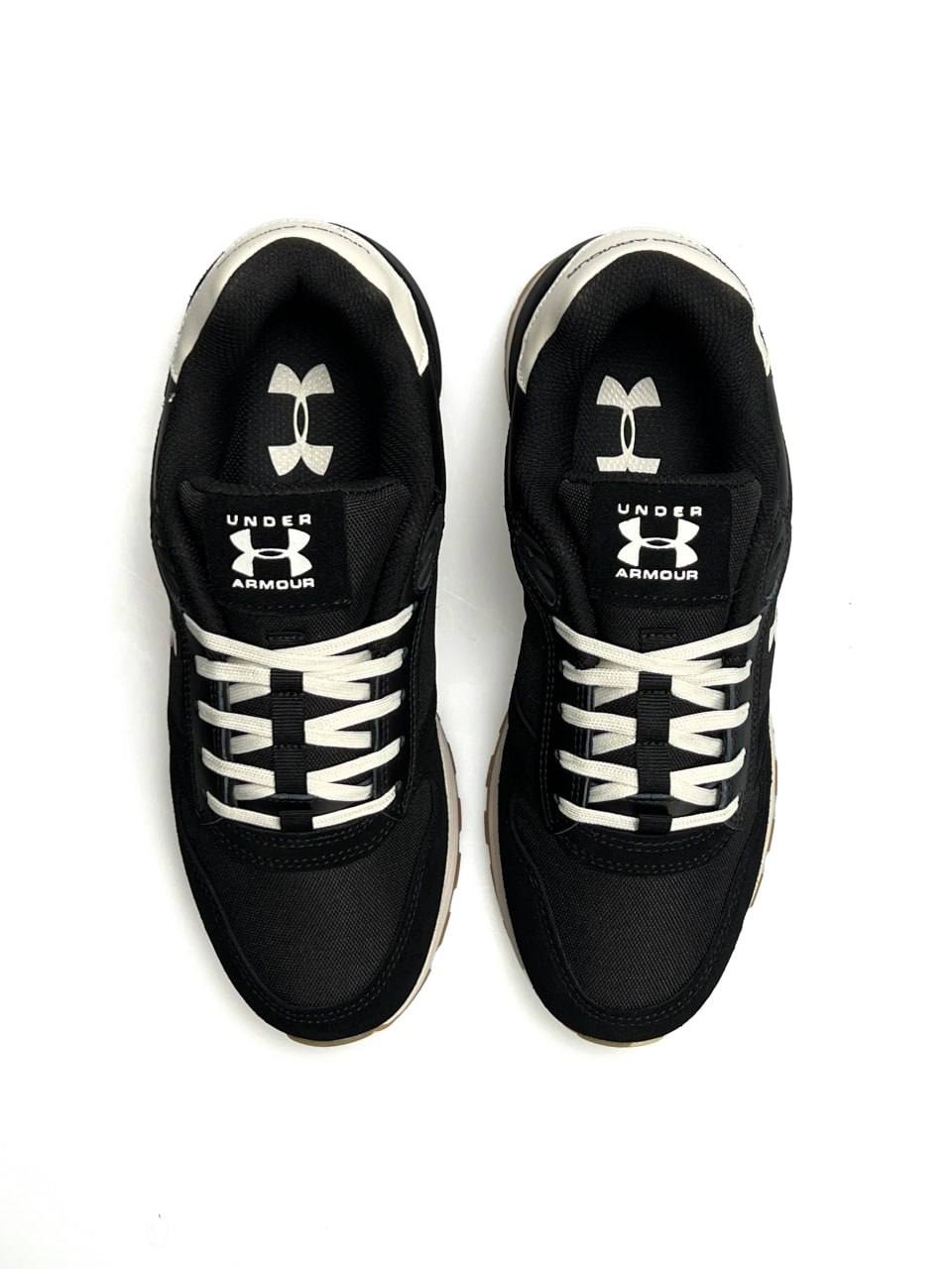 Under Armour Essential Runner Black White