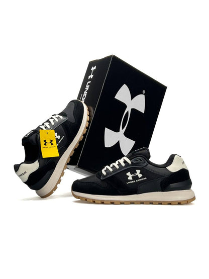 Under Armour Essential Runner Black White