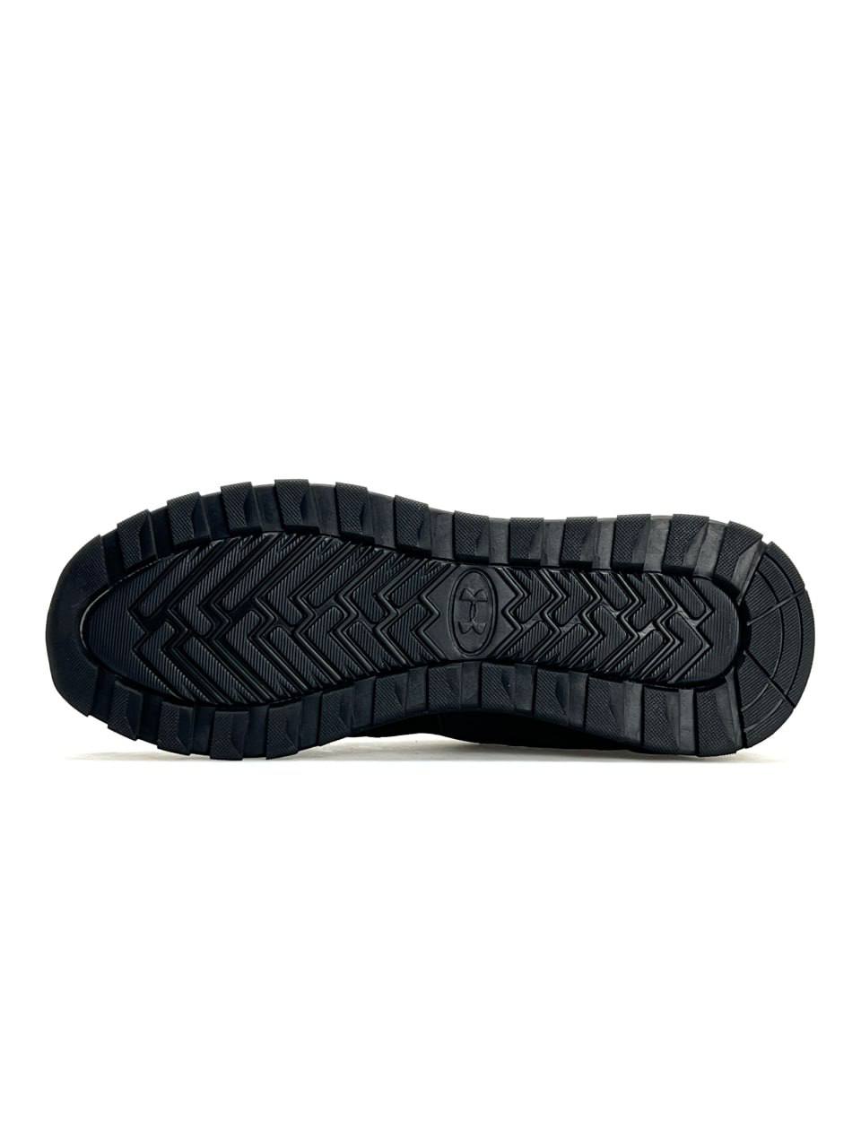 Under Armour Essential Runner All Black