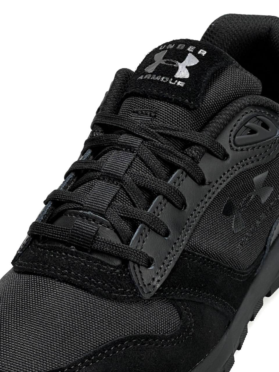 Under Armour Essential Runner All Black