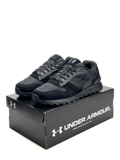 Under Armour Essential Runner All Black