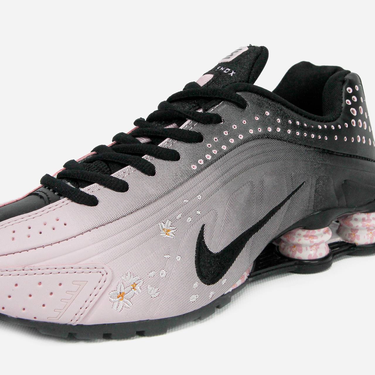 Nike Shox R4 Sakura Pink Black