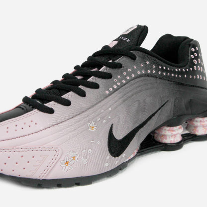 Nike Shox R4 Sakura Pink Black