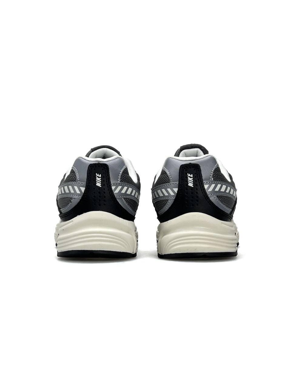 Nike Initiator Grey Beige