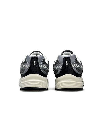 Nike Initiator Grey Beige