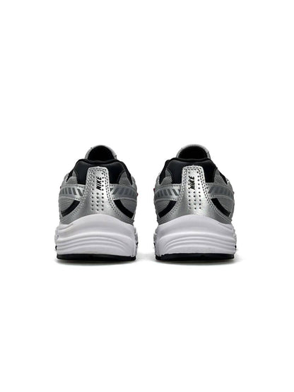 Nike Initiator Silver Grey