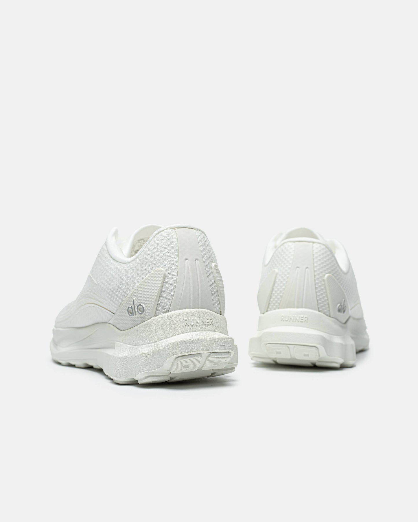 Alo Yoga Runner Triple White