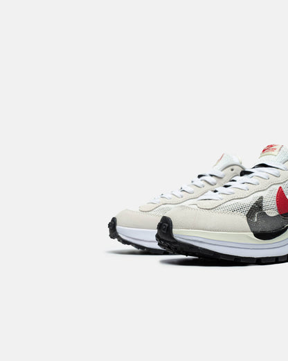 Nike Vaporwaffle Sacai Lite Bone Sail Sport Fuchsia