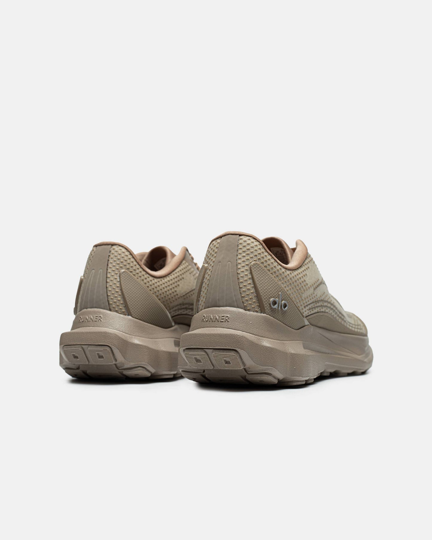 Alo Yoga Runner Beige