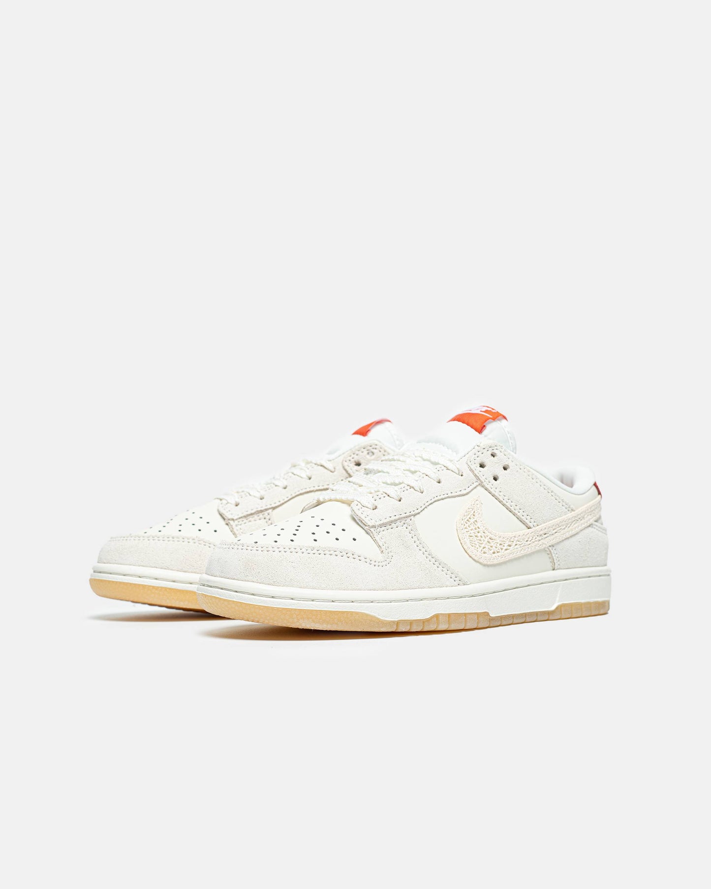 Nike SB Dunk Low Friendship Knot