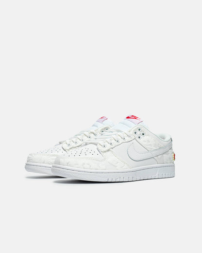 Nike SB Dunk Low Give he flowers