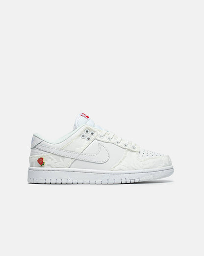 Nike SB Dunk Low Give he flowers