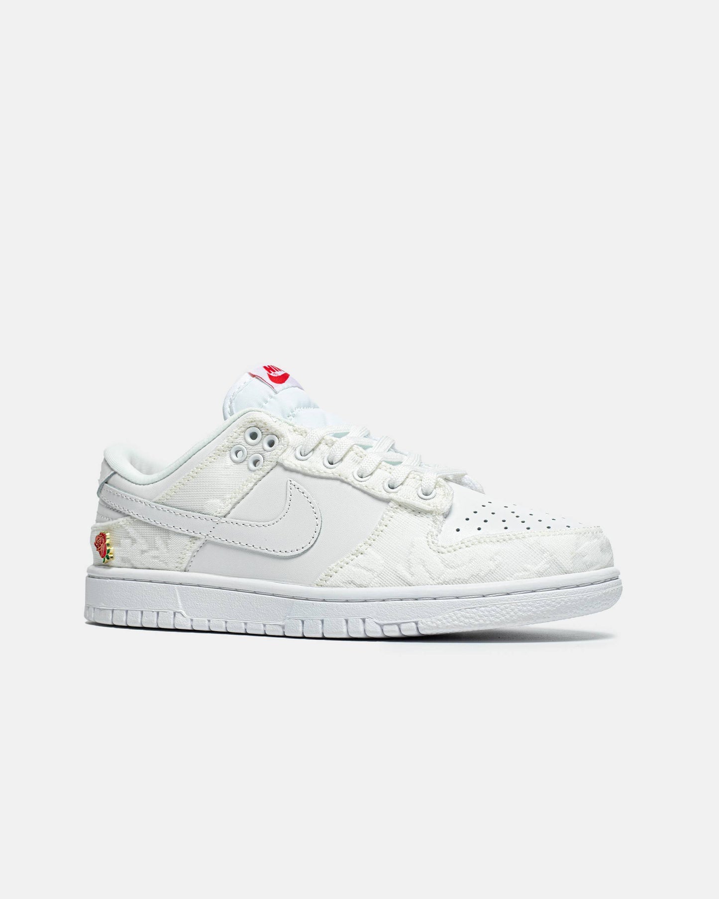 Nike SB Dunk Low Give he flowers