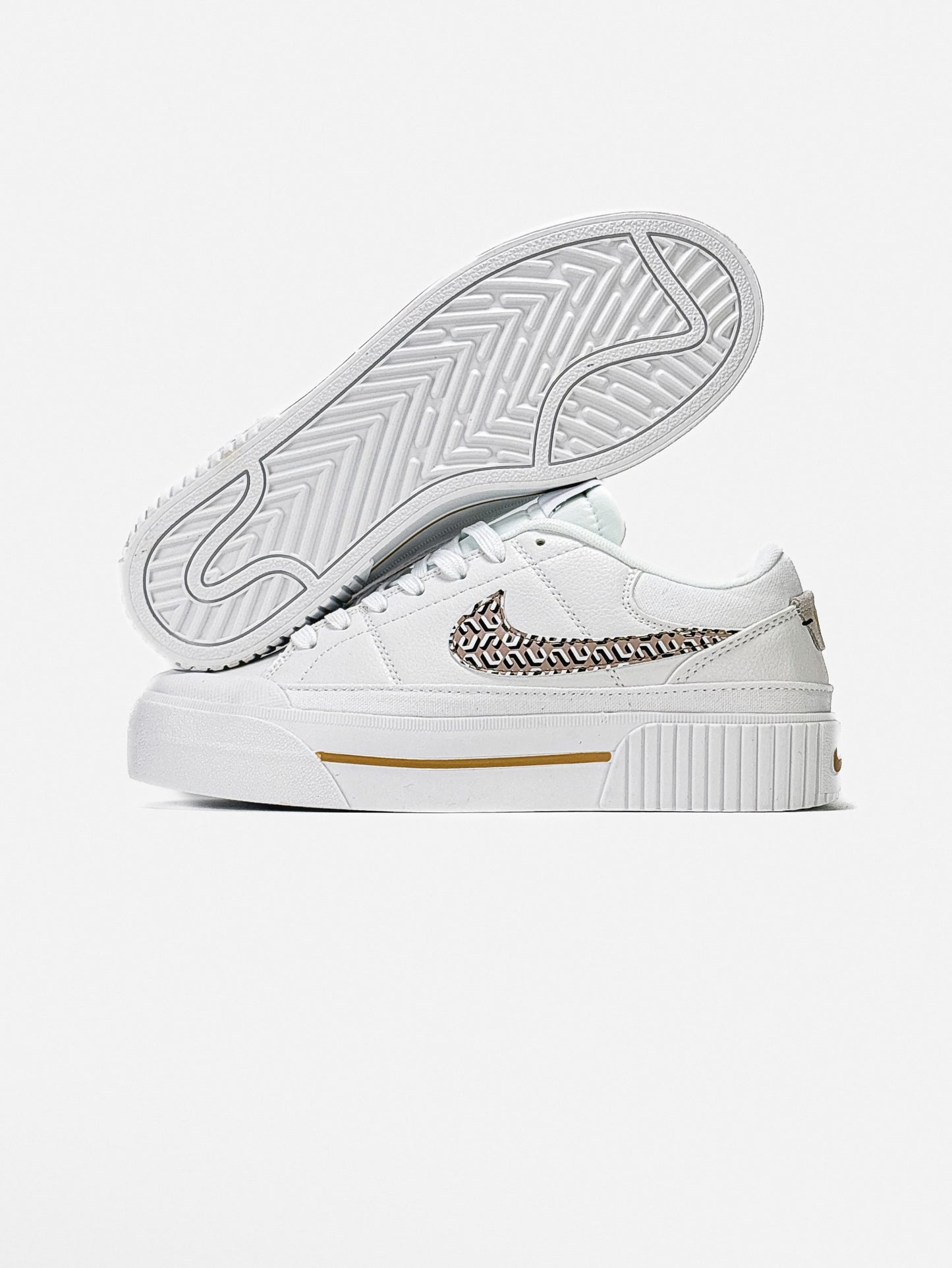 Nike Court Legacy Lift United in Victory