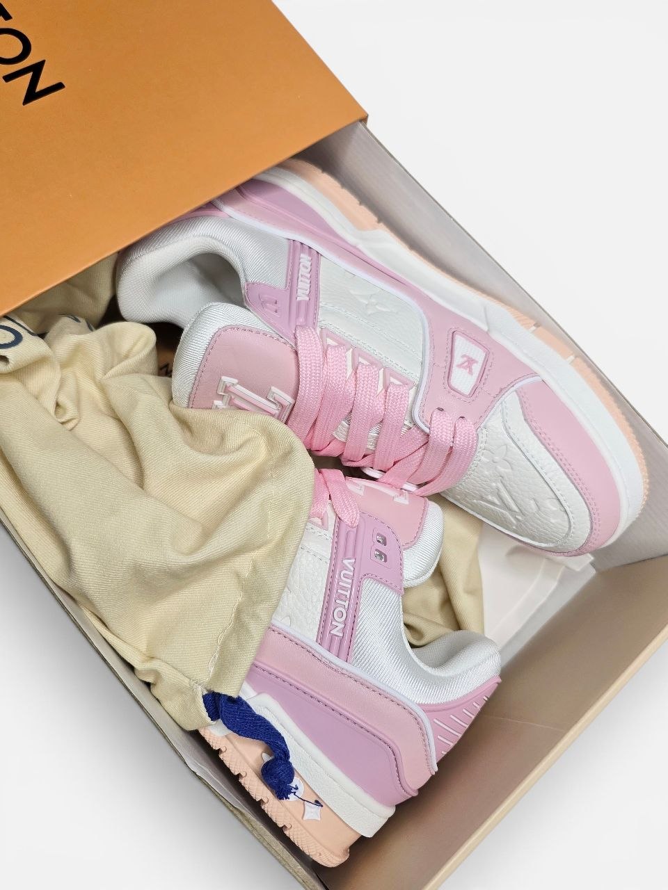 Louis Vuitton Trainer White Pink