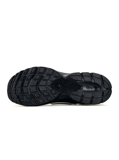 Nike V5 RNR Black