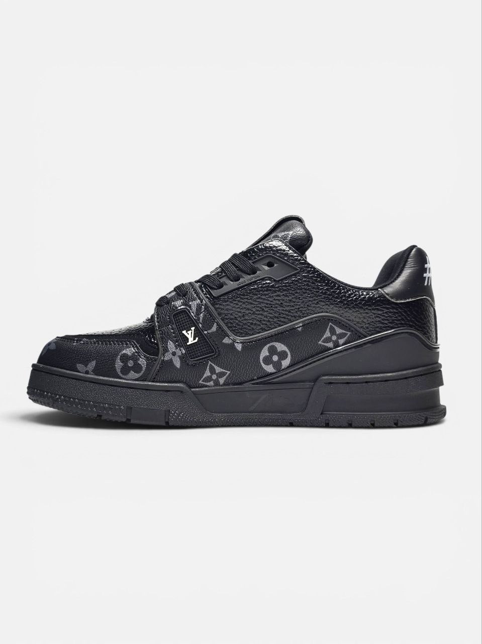 Louis Vuitton Trainer Black 2.0