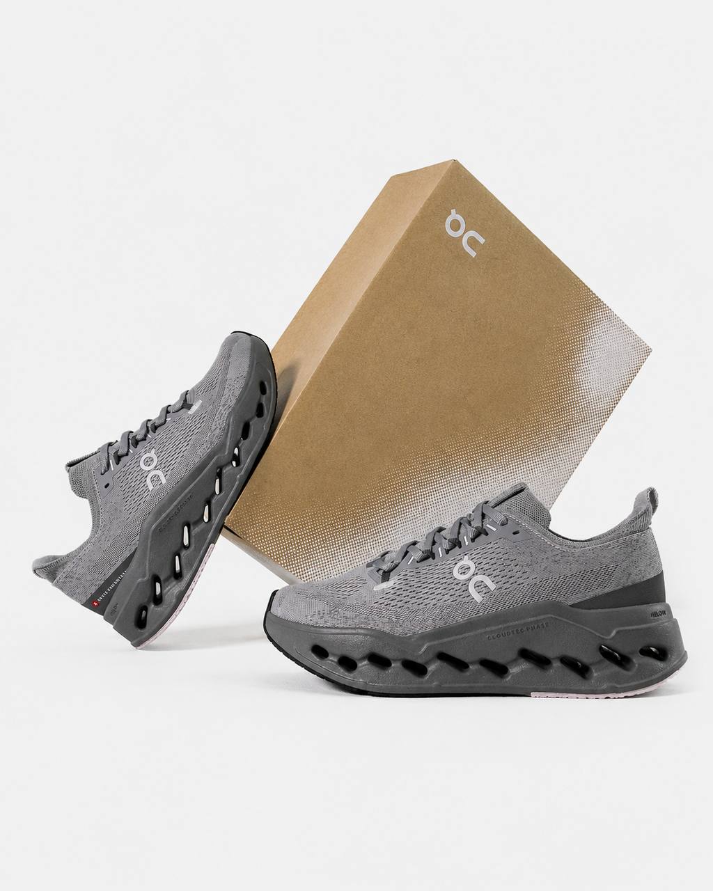 ON Cloudsurfer Max Grey