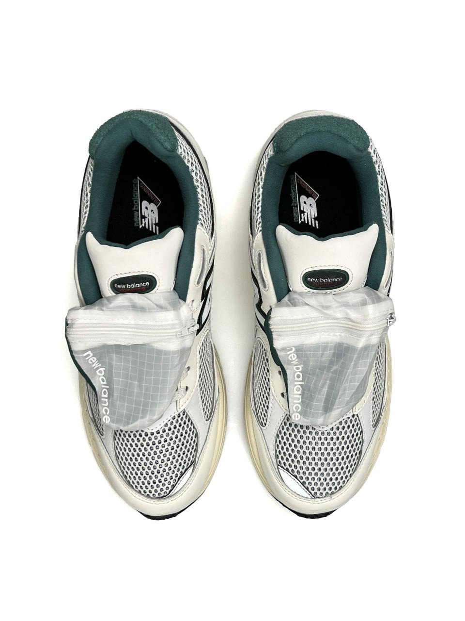 New Balance 2002R Pouch Beige Green