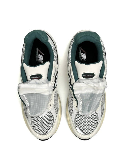 New Balance 2002R Pouch Beige Green