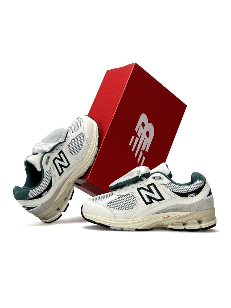 New Balance 2002R Pouch Beige Green