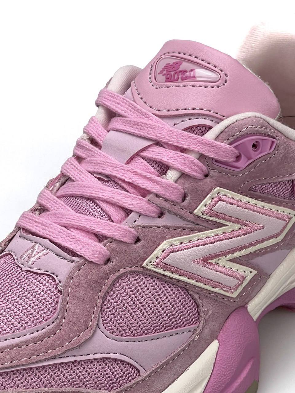 New Balance 9060 Pink