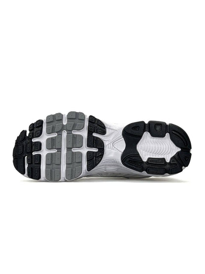 Nike Air Max Moto 2K White Black