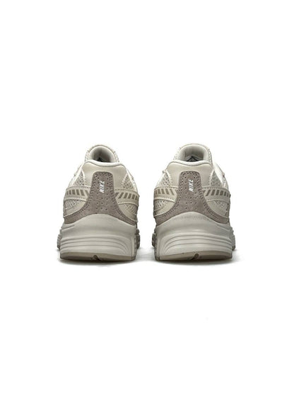 Nike Initiator Beige