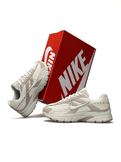 Nike Initiator Beige