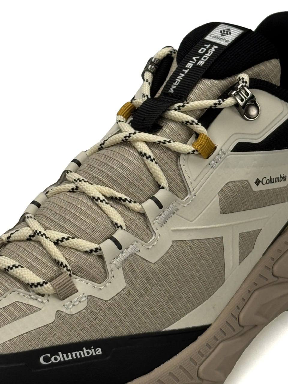 Columbia Vibram Mega Grip Beige Black