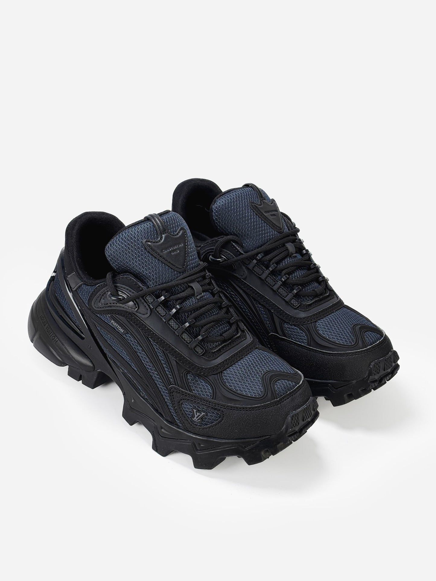 Louis Vuitton Summit Black