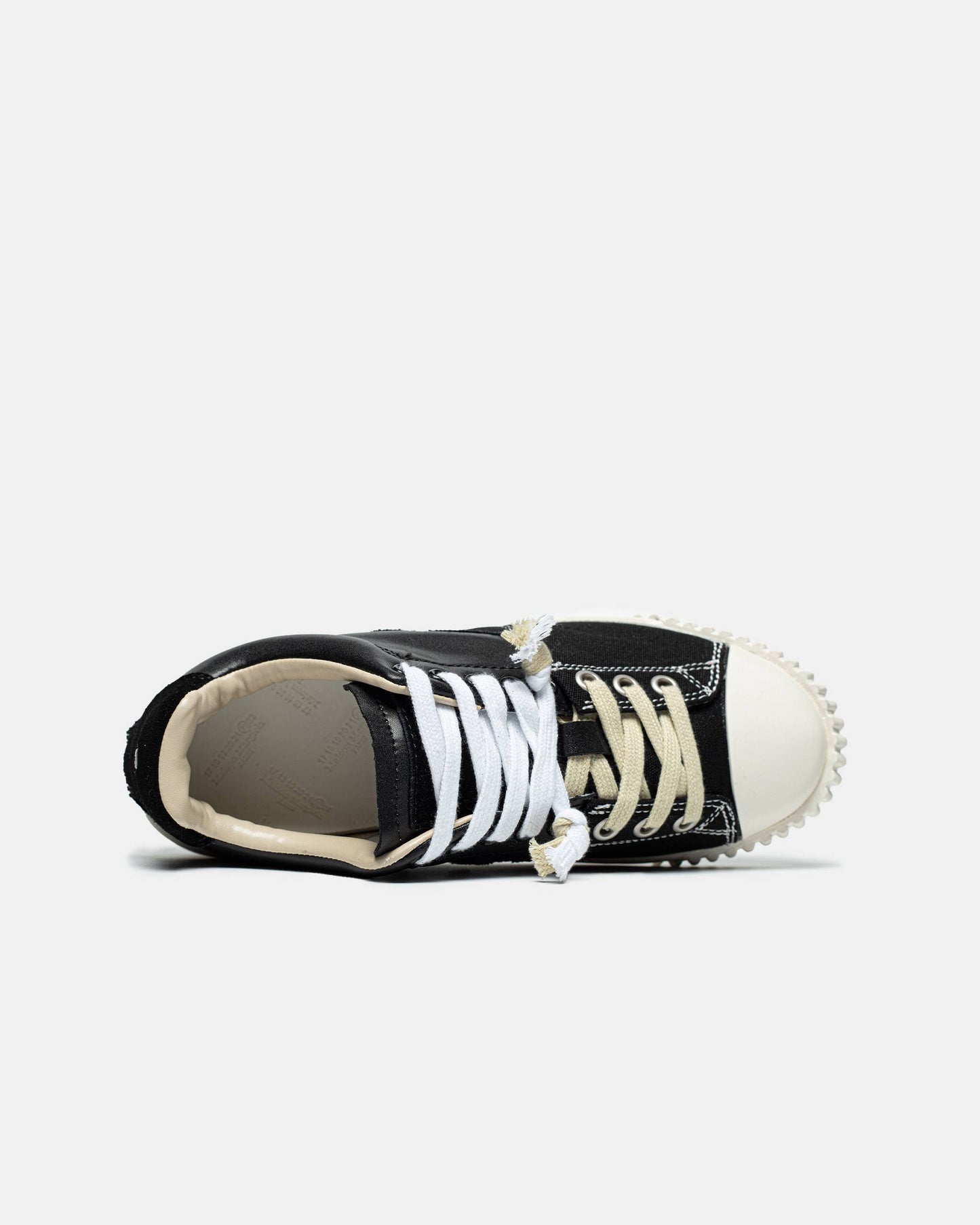 Maison Margiela New Evolution Black White
