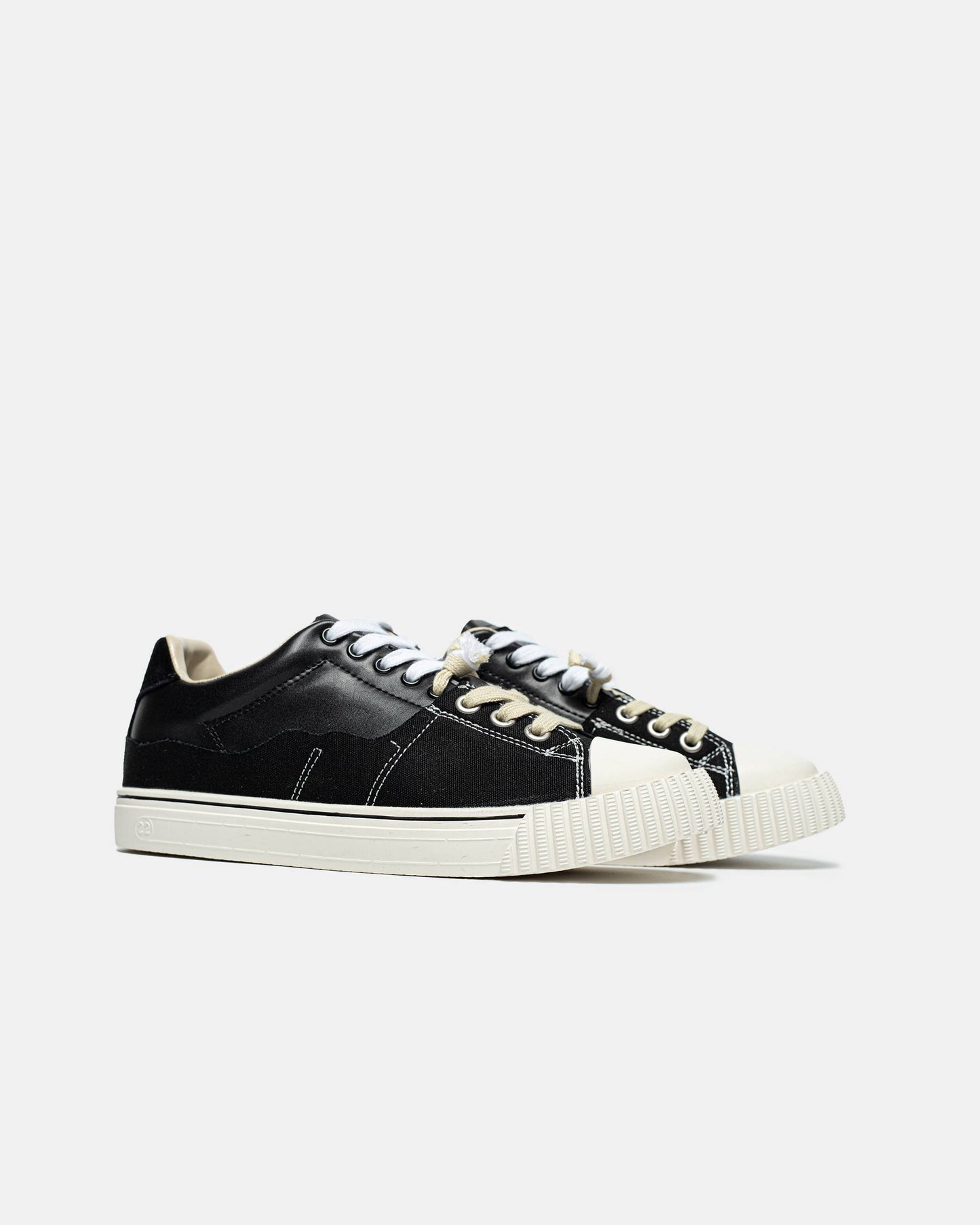 Maison Margiela New Evolution Black White