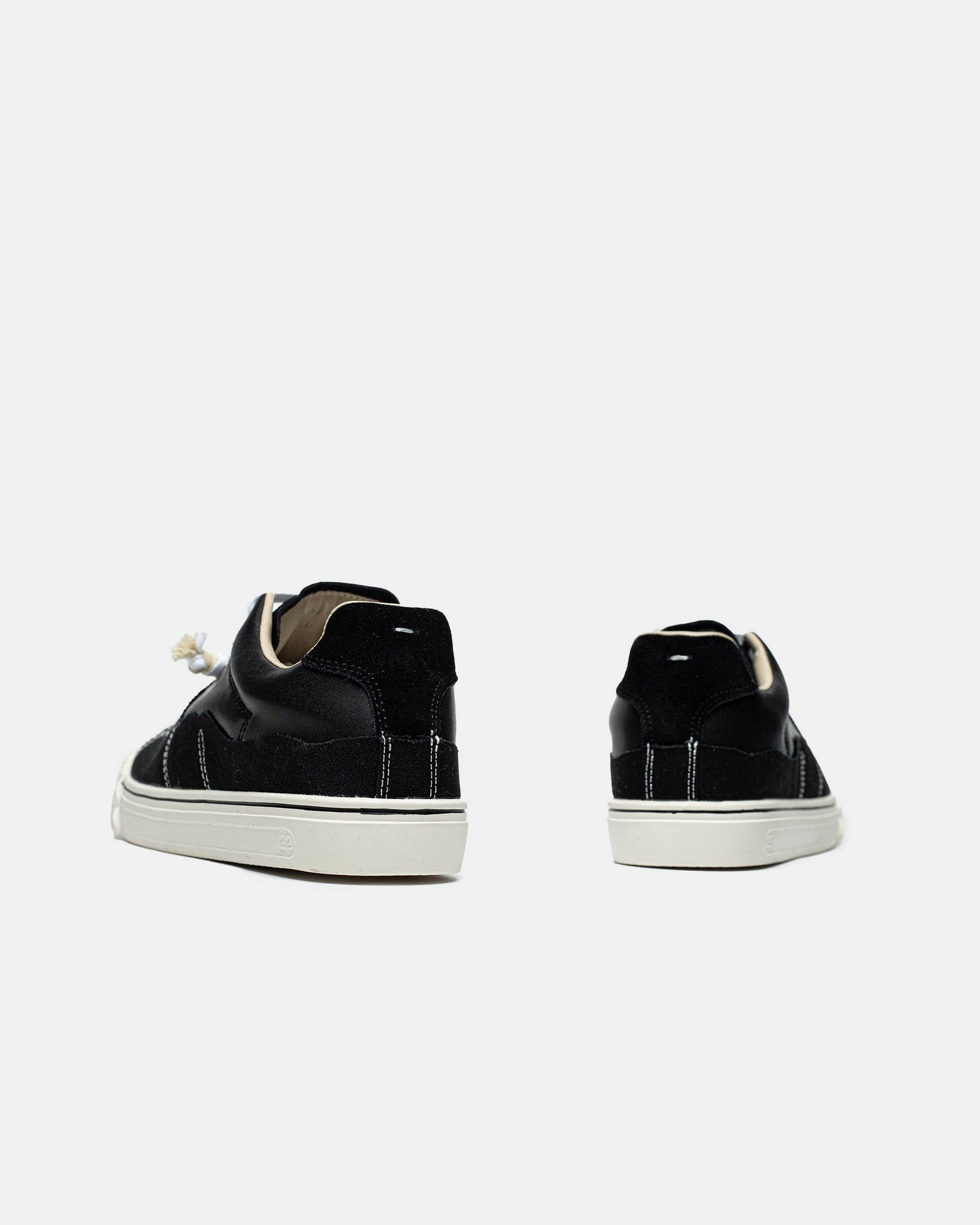 Maison Margiela New Evolution Black White